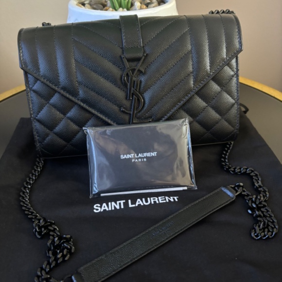 ENVELOPE SMALL IN QUILTED GRAIN DE POUDRE EMBOSSED LEATHER - Picture 2 of 2